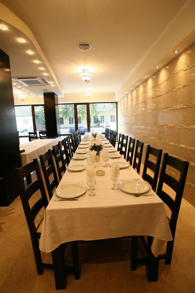 Hotel Crisana Arad Dış mekan fotoğraf