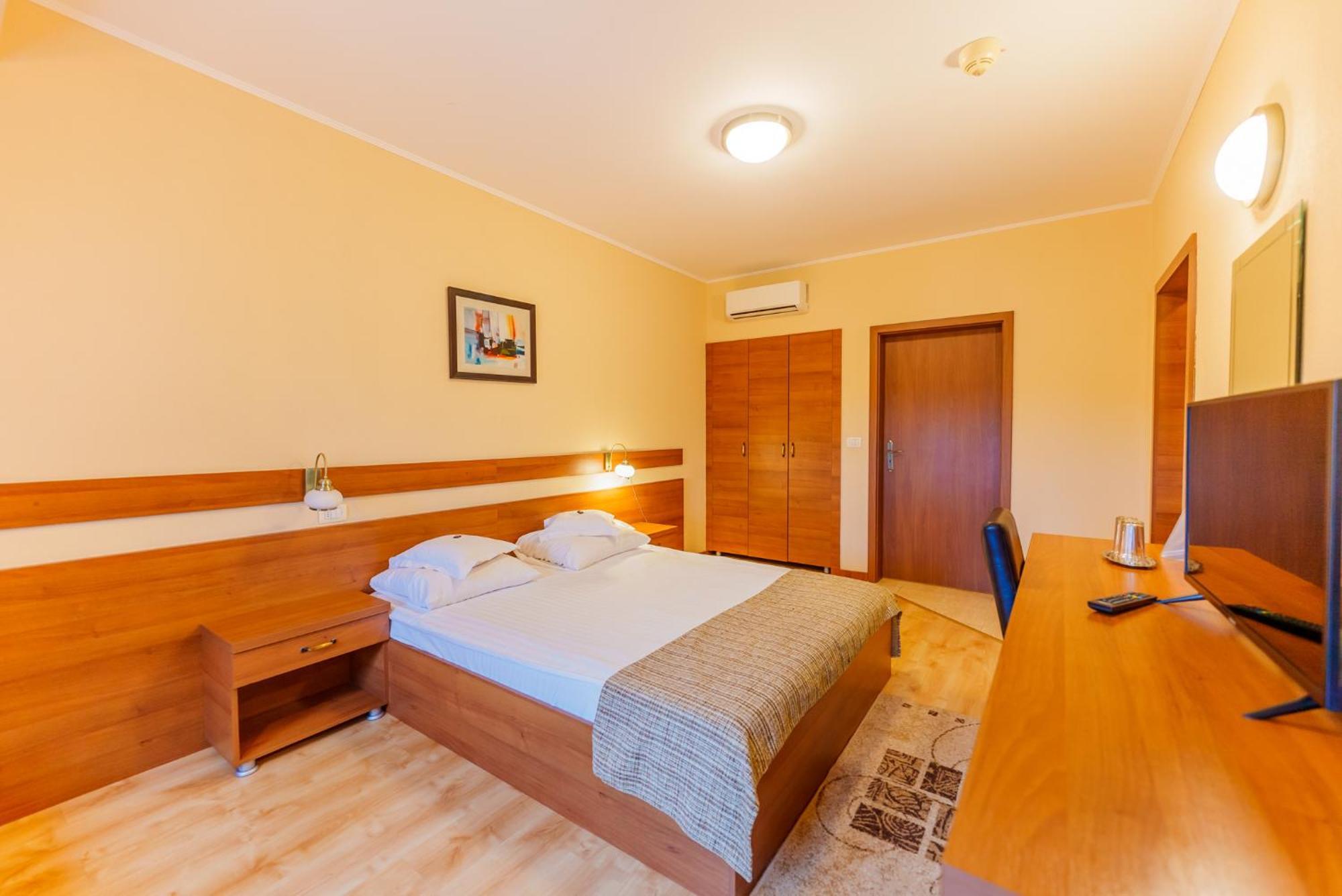 Hotel Crisana Arad Dış mekan fotoğraf